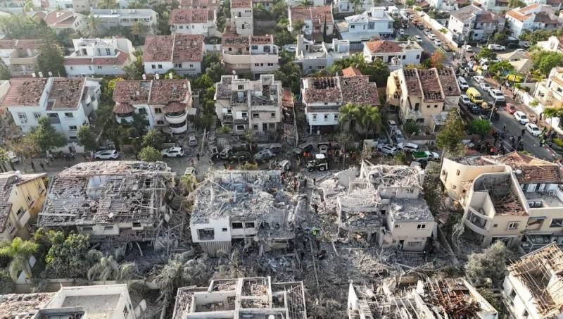 Live: Το Ισραήλ απειλεί ότι θα κάψει την Τεχεράνη – «Το Ιράν εξετάζει σοβαρά να κλείσει τα Στενά του Ορμούζ»