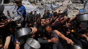 Αποκάλυψη Haaretz: Πυροβολούσαν σκόπιμα αμάχους στα κέντρα διανομής βοήθειας στη Γάζα