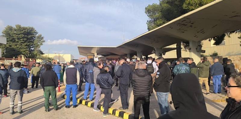 ΕΑΒ: «Δεν εκφοβιζόμαστε και δεν υποχωρούμε» – Κινητοποιήσεις από τους εργαζόμενους