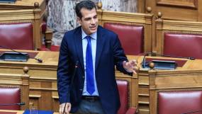 Ο Θάνος Πλεύρης σε ντελίριο ολοκληρωτισμού