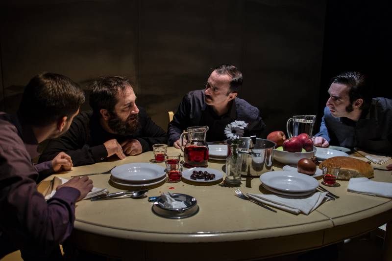 «…ΚΑΛΑ, ΕΣΥ ΣΚΟΤΩΘΗΚΕΣ ΝΩΡΙΣ» | του Χρόνη Μίσσιου | Σκην. Σοφία Καραγιάννη | ΤΕΤΑΡΤΗ ΧΡΟΝΙΑ στο ΣΥΓΧΡΟΝΟ ΘΕΑΤΡΟ