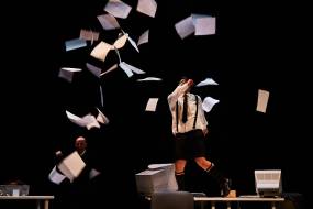 «Να ξέρετε πως αυτό που ακούτε είναι σφύριγμα τρένου»: Νέα παράταση λόγω επιτυχίας