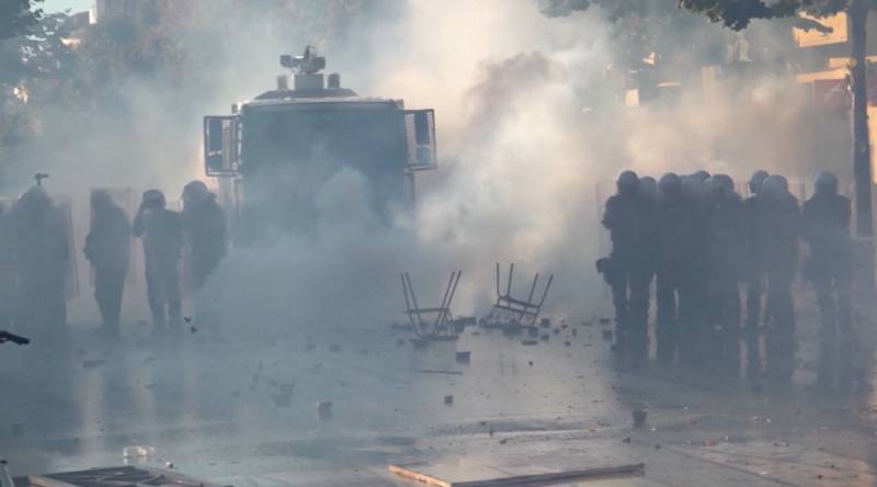 Αλβανία: Βίαια επεισόδια σε φοιτητική διαδήλωση – Ζητούν την παραίτηση Ράμα και αλλαγές στην εκπαίδευση