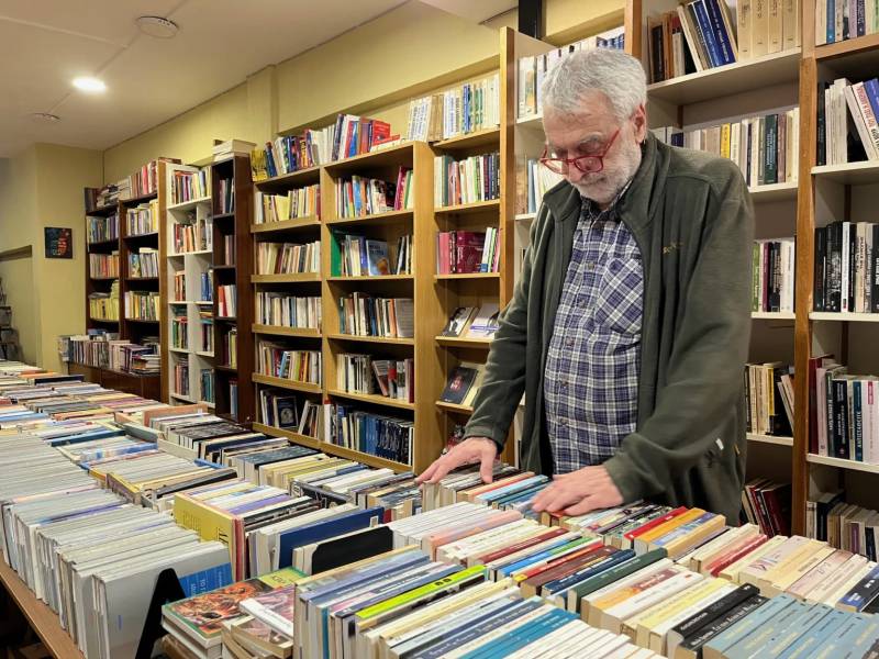 Παλαιοβιβλιοπωλείο των αστέγων: Κίνδυνος έξωσης – έκκληση για βοήθεια
