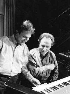 Κώστας Γανωσέλης: Πέθανε ο ενορχηστρωτής και μαέστρος - Το «αντίο» του Γιώργου Νταλάρα