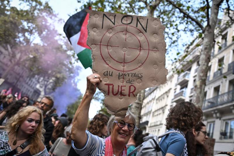 Γαλλία: Δρόμοι οργής κατά του νομοσχεδίου για την αστυνομία – «Άδεια να σκοτώνουν» καταγγέλλουν οι πολίτες