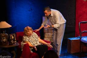 ΠΑΡΑΤΑΣΗ ΓΙΑ ΤΗΝ ΠΑΡΑΣΤΑΣΗ FAMILY SECRETS στο ΘΕΑΤΡΟ ΑΛΚΜΗΝΗ