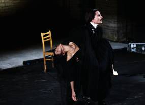 «ΛΙΓΕΙΑ» του Έντγκαρ Άλλαν Πόε σε σκηνοθεσία της Δανάης Κατσαμένη | Ποιος γνωρίζει της βουλήσεως τα μυστήρια και το σθένος; | Στο Θέατρο ARROYO