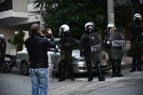 Μαύρες γιορτές για χιλιάδες δανειολήπτες / Πλειστηριασμοί στα σπίτια, αρπακτικές πρακτικές