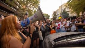Μαδρίτη: Χιλιάδες πολίτες στους δρόμους μετά την έξωση 87χρονης – Δακρυγόνα κατά διαδηλωτών