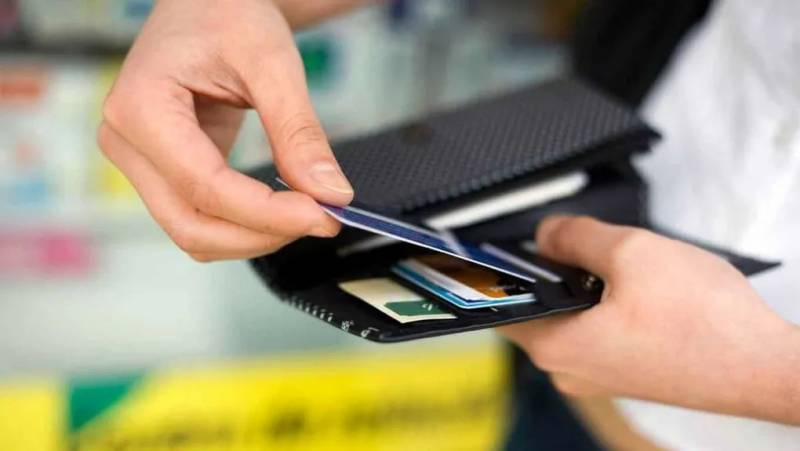 Αντισυνταγματική η κάρτα πληρωμών για τα 15 επιδόματα