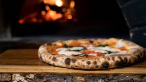 Έφοδος του ελληνικού FBI στην Pizza Fan: Δεν απέδωσε ΦΠΑ 25 εκατ. ευρώ – 9 συλλήψεις