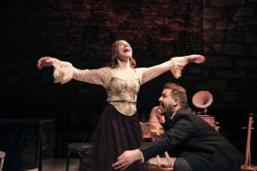 ΤΟ ΚΑΤΑΦΥΓΙΟ (Σκιές του Κάτω Κόσμου) | Jennifer Haley | Σκηνοθεσία Χρίστος Λύγκας / ΤΕΛΕΥΤΑΙΕΣ ΠΑΡΑΣΤΑΣΕΙΣ