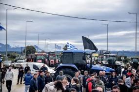 Αγρότες: Νέα μπλόκα σε όλη τη χώρα – Επ’ αόριστον αποκλεισμός του αεροδρομίου Ηρακλείου