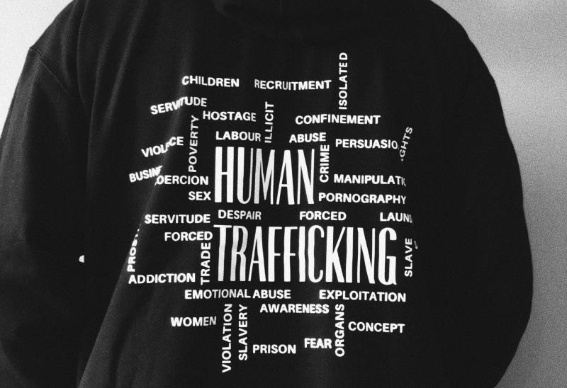 Trafficking στην Ελλάδα: Σοκάρουν τα στοιχεία – 881 θύματα το 2025, ανάμεσά τους 108 παιδιά