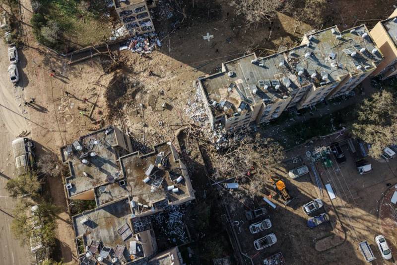 Συνεχίζονται οι ιρανικές επιθέσεις στο Ισραήλ – Πυρηνοκίνητο υποβρύχιο της Βρετανίας «κοντά στα Στενά του Ορμούζ»