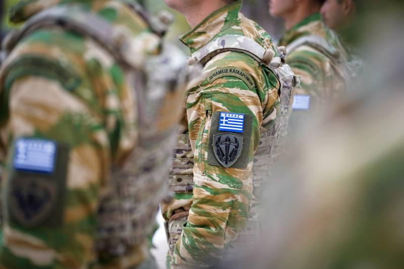 ΚΕΕΜ Σπάρτης: Ζητούν από καταδρομείς να ξηλώσουν τα σήματα από την στολή και να μη φορούν τον πράσινο μπερέ