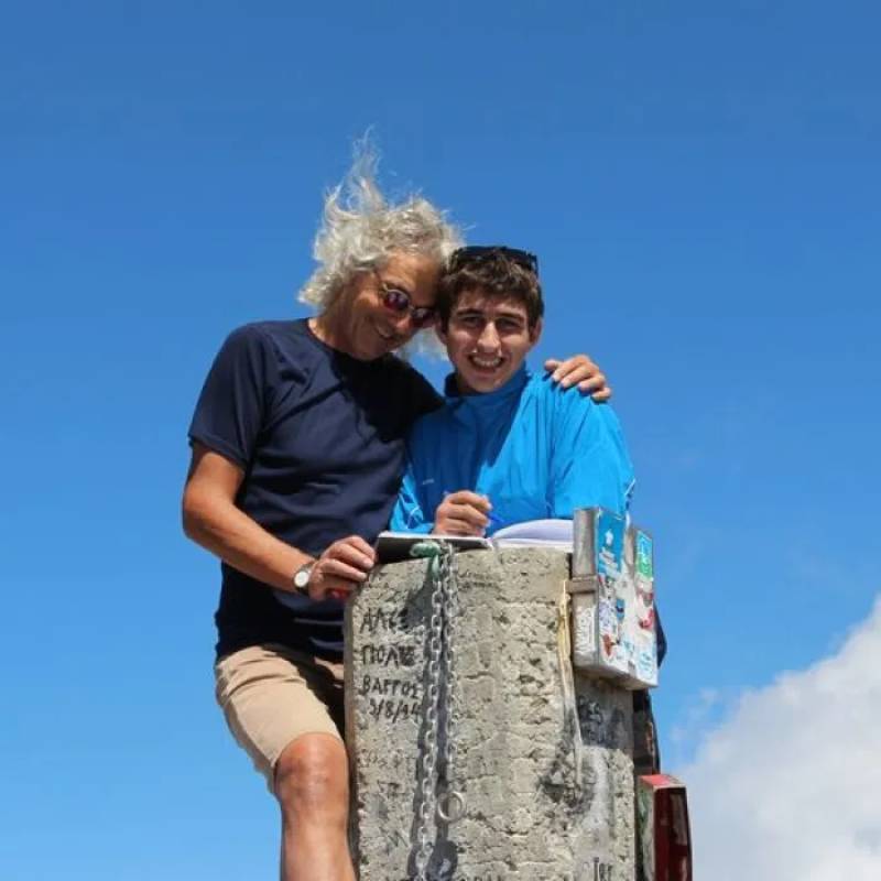 «Θα πολεμάμε πάντα»: Το νέο τραγούδι των Indico για τον Βασίλη Μάγγο