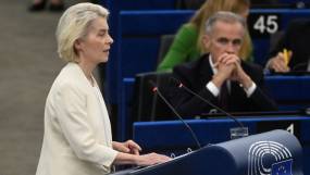 Φον ντερ Λάιεν: Χρειαζόμαστε «Άρθρο 4» για την άμυνα της Ευρώπης, όπως στο ΝΑΤΟ