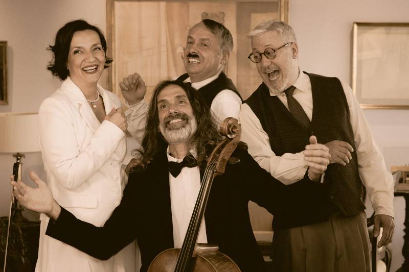 Mein komplex: Όταν ο Hitler συνάντησε τον Freud / Ως 3/04/2026 στο θέατρο Δρόμος - Για περιορισμένο αριθμό παραστάσεων