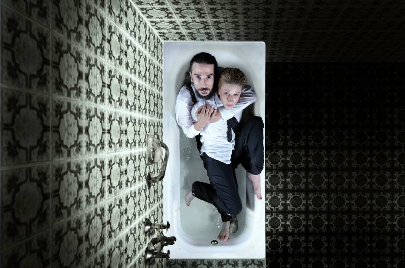«Λιωμένο Βούτυρο» του Σάκη Σερέφα | Σκηνοθεσία: Κώστας Γάκη | Πρεμιέρα: Δευτέρα 30 Νοεμβρίου 2026 | Στο Επί Κολωνώ