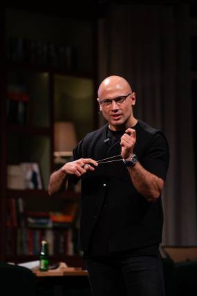 STAND UP THERAPY ~ ΑΠΟ ΜΗΧΑΝΗΣ*ΑΝΘΡΩΠΟΣ ~ Συνοδοιπορικό 2026 - ΘΕΑΤΡΟ ΑΘΗΝΑ 31.3.2026