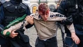 «Βράζει» η Ευρώπη - Ξύλο και χημικά κατά αγροτών στις Βρυξέλλες [βίντεο, εικόνες]