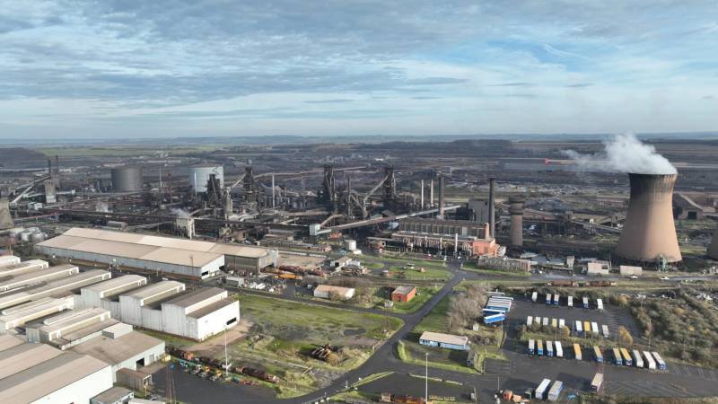 Η Βρετανία εθνικοποίησε τη χαλυβουργία British Steel