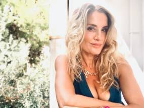 Σε ποια Ελληνίδα είπε η Holly Hunter ότι πρέπει να γίνει ηθοποιός;