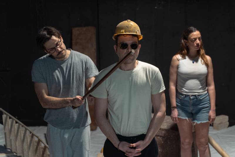 «Optansia &amp; Guerrilla»: Ο Γιώργος Δάμπασης διασκευάζει και σκηνοθετεί Καμπανέλλη