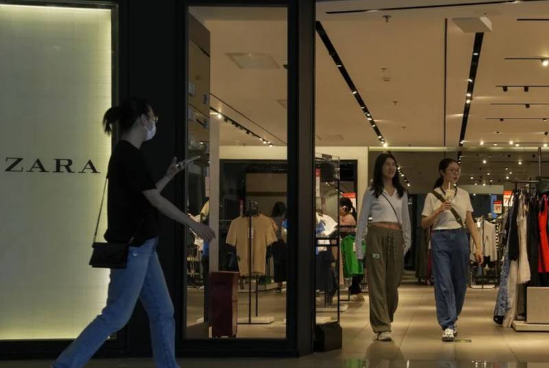 Η Zara βάζει «λουκέτο»: Aνακοινώνεται το κλείσιμο των περισσότερων καταστημάτων της