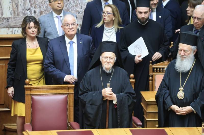 Ο νόμος της τεράστιας ανισότητας: Μητροπολίτες με μισθό υπουργείου, εργαζόμενοι με μισθό πείνας