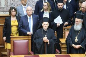 Ο νόμος της τεράστιας ανισότητας: Μητροπολίτες με μισθό υπουργείου, εργαζόμενοι με μισθό πείνας