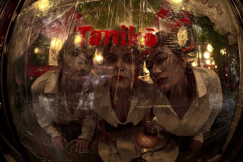 Το wine bar «Taniko» επιστρέφει στο Studio Μαυρομιχάλη για 8 παραστάσεις