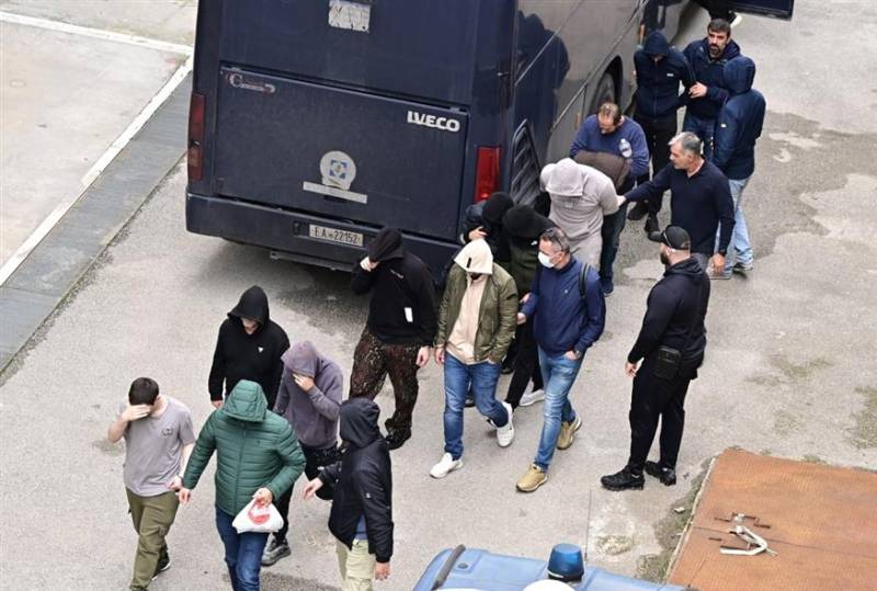 ΟΠΕΚΕΠΕ: Προφυλακίστηκε ο φερόμενος ως αρχηγός - Παραδέχτηκε εμπλοκή, 10 οι προσωρινά κρατούμενοι