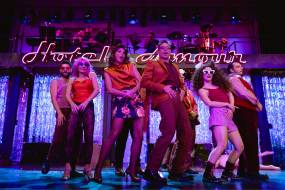 HOTEL AMOUR || ​ΤΕΛΕΥΤΑΙΕΣ 3 ΠΑΡΑΣΤΑΣΕΙΣ - Θέατρο Ακροπόλ, κάθε Δευτέρα στις 20:30, έως 30/3