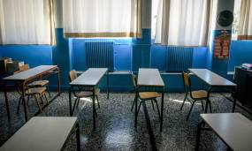 Μέγαρα – «Έξω οι φασίστες από τα σχολειά μας» / Σάλος από δημόσιες «ευχαριστίες» συλλόγου γονέων στον Κασιδιάρη
