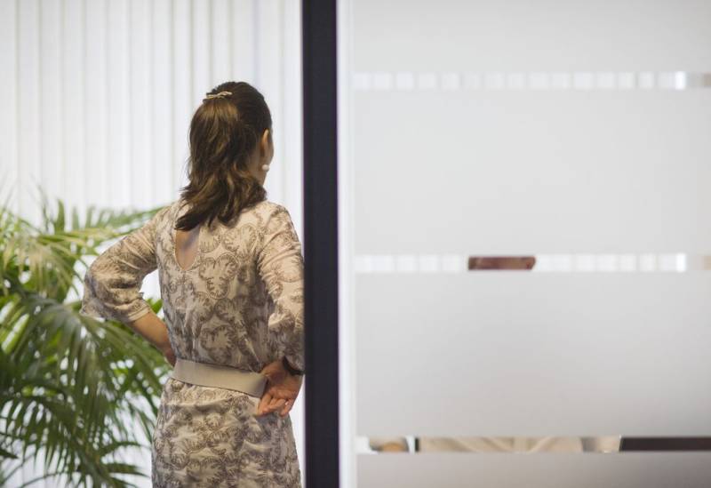 "Γυάλινος γκρεμός": Μια αόρατη παγίδα για τις εργαζόμενες