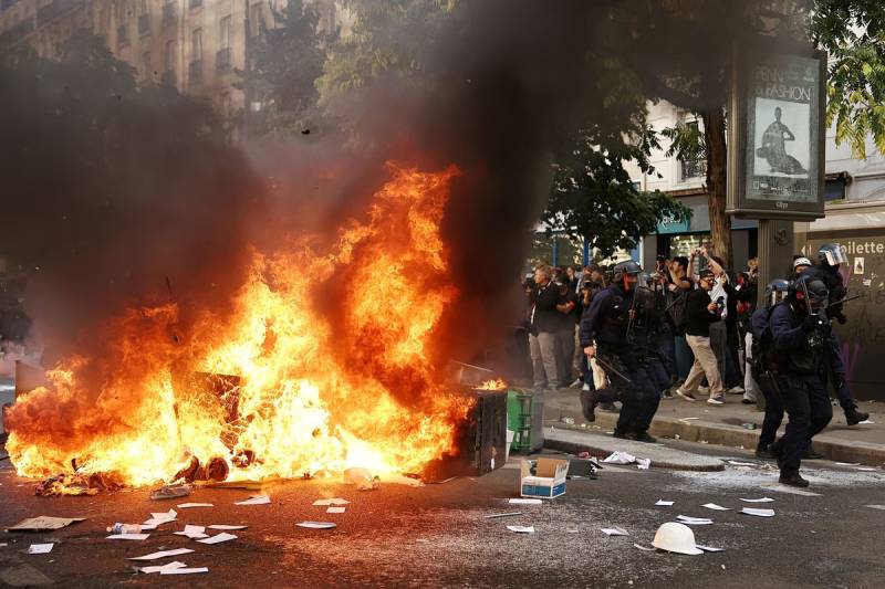 Γαλλία: Ένα στα 7 σχολεία παραμένουν αποκλεισμένα – Νέες διαδηλώσεις την Πέμπτη