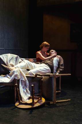 "ΑΡΩΜΑ ΓΥΝΑΙΚΑΣ" | ΤΕΛΕΥΤΑΙΕΣ ΠΑΡΑΣΤΑΣΕΙΣ ΕΩΣ 22 ΦΕΒΡΟΥΑΡΙΟΥ 2026 | Σκην. Κωνσταντίνος Ασπιώτης | Θέατρο Βρετάνια