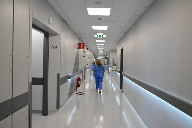 Κόλαφος η Κομισιόν για τις εξαντλητικές εφημερίες στο ΕΣΥ: Η απάντηση σε ερώτημα ευρωβουλευτή