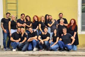 «ΣΚΟΤΩΝΟΥΝ ΤΑ ΑΛΟΓΑ ΟΤΑΝ ΓΕΡΑΣΟΥΝ» σε σκηνοθεσία Δημήτρη Καρατζιά στο θέατρο Εν Αθήναις