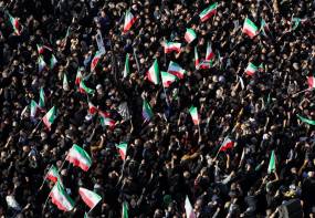 Εκδίκηση για τον θάνατο του Χαμενεΐ υπόσχεται το Ιράν – Για νέα πιο σφοδρά χτυπήματα απειλεί ο Τραμπ