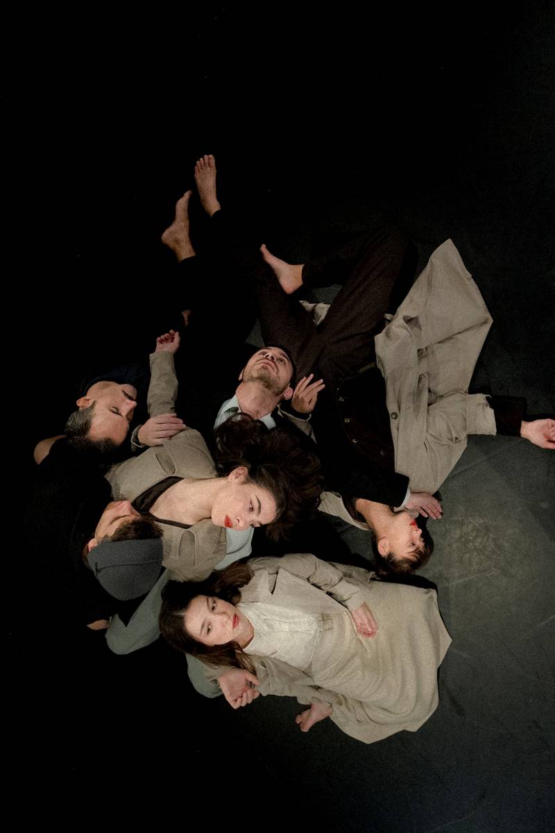 «Το Βιβλίο της Ανησυχίας - Ημερολόγιο αποχαιρετισμού» η χοροθεατρική παράσταση του Πάρη Μαντόπουλου και της Ομάδας 4PLAY | στο Θέατρο ΑΡΓΩ