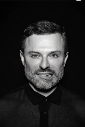 ΔΥΟ ΑΚΟΜΑ ΠΑΡΑΣΤΑΣΕΙΣ ΛΟΓΩ ΕΠΙΤΥΧΙΑΣ / "Ο ΑΡΧΙΤΕΚΤΩΝ" της Φώφης Τρέζου || Η Ζωή Ξανθοπούλου σκηνοθετεί τον Γιώργο Παπαπαύλου στη σουρεαλιστική κωμωδία ο Αρχιτέκτων