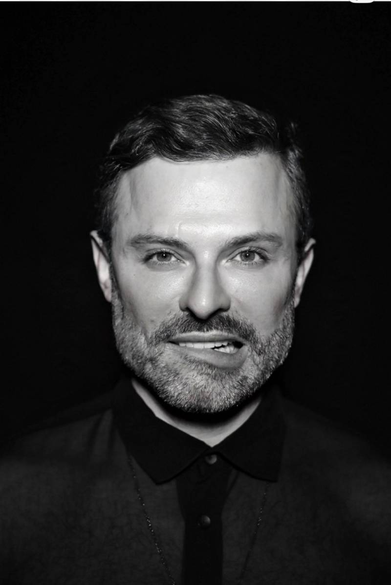 ΔΥΟ ΑΚΟΜΑ ΠΑΡΑΣΤΑΣΕΙΣ ΛΟΓΩ ΕΠΙΤΥΧΙΑΣ / "Ο ΑΡΧΙΤΕΚΤΩΝ" της Φώφης Τρέζου || Η Ζωή Ξανθοπούλου σκηνοθετεί τον Γιώργο Παπαπαύλου στη σουρεαλιστική κωμωδία ο Αρχιτέκτων