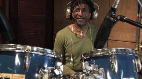 Πέθανε ο Σλάι Ντάνμπαρ, θρύλος της reggae και των Sly &amp; Robbie, σε ηλικία 73 ετών