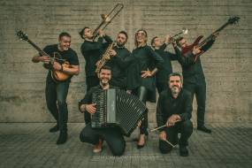 ''ΑΠΑΝΩ ΣΤΗΝ ΤΡΙΑΝΤΑΦΥΛΛΙΑ'' ΑΠΟ ΤΟΥΣ SALONIQUE BRASS BAND!