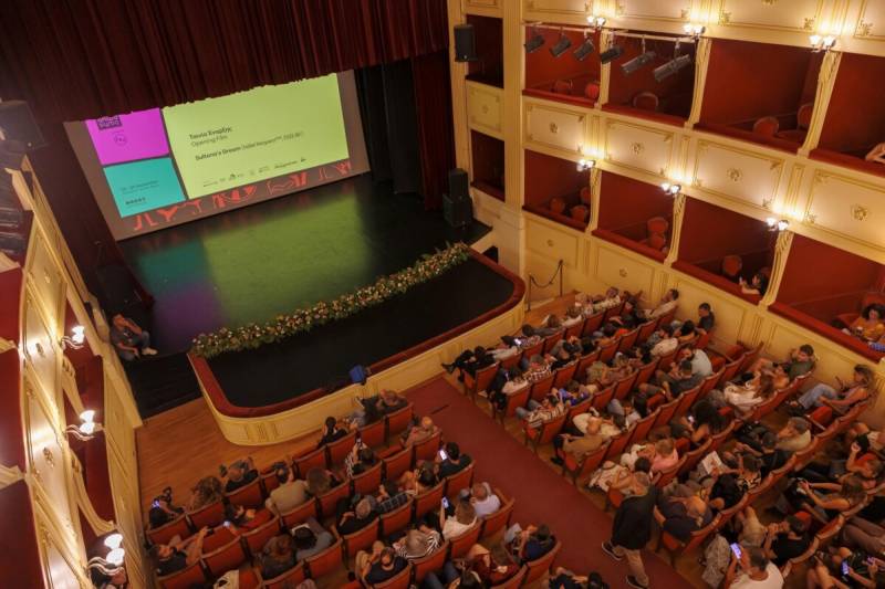 AnimaSyros / «Βάλανε ασφαλίτες να μας φυλάνε, μας έκαναν έλεγχο» – Το BDS καλεί σε μποϊκοτάζ του φεστιβάλ