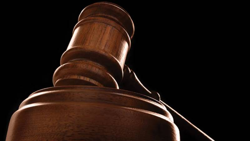 Νόμιμες οι καταργήσεις επιδομάτων εορτών και αδείας στους δικαστικούς